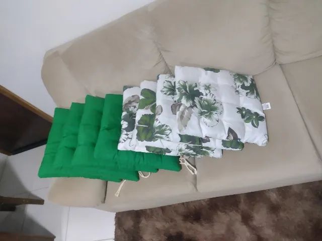 Conjunto de Almofadas - 8 peças (seminovas) - Foto 2