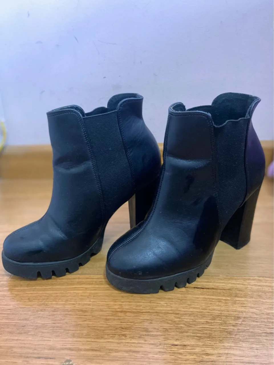 Botas Femininas Cano Curto com Salto