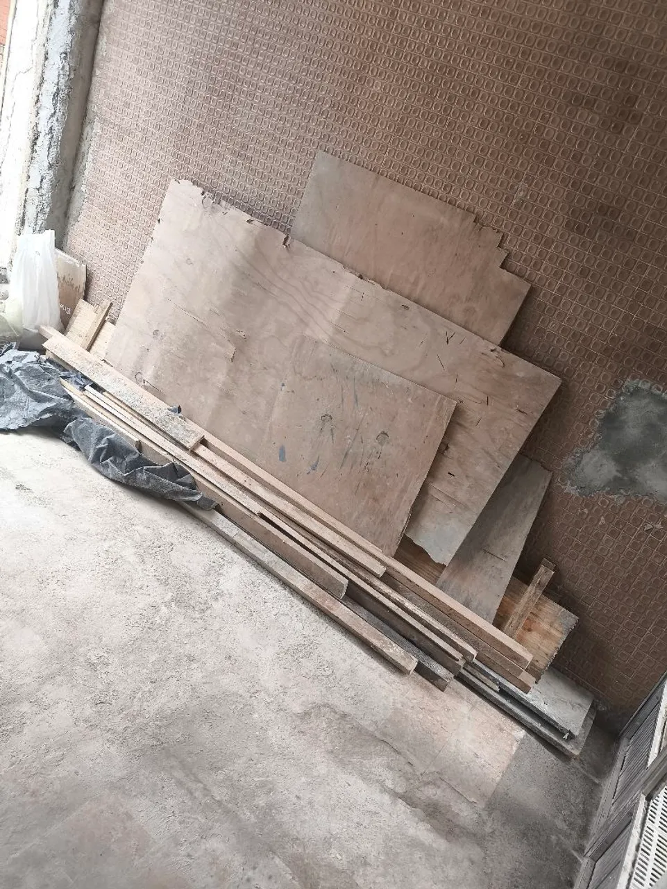Madeiras para construção, caibros, pranchas, sarrafos etc