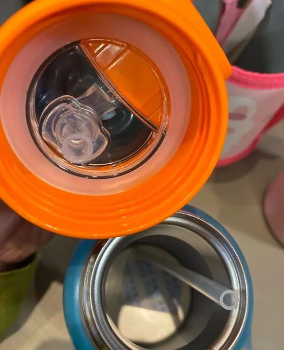 Garrafa infantil Cor azul - Foto 3