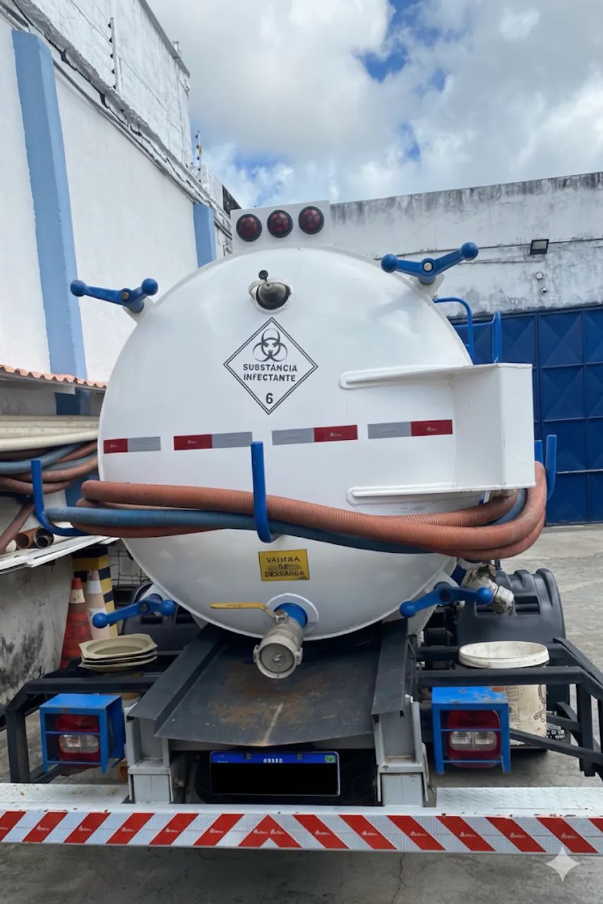 Caminhão Limpa Fossa VW 8.160 - 2015- Completo - Pronto para Trabalhar - Foto 9