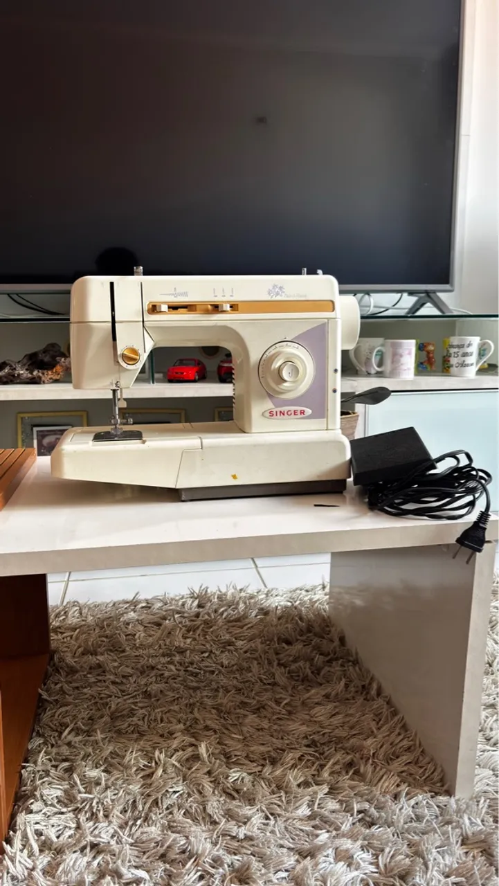 Máquina de costura Singer ( TUDO COMPLETO )