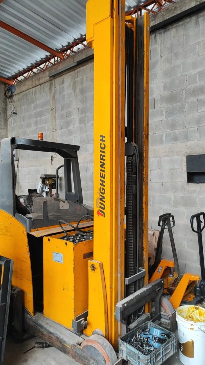 Empilhadeira eletrica Jungheinrich ETM320 - Foto 3