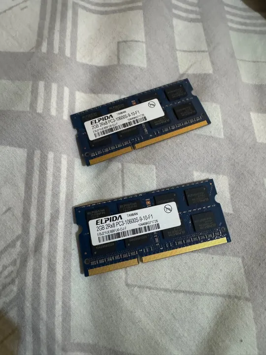 2 x Memória RAM ELPIDA 2GB DDR3 PC3-10600S