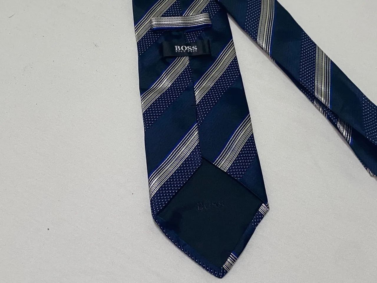 Gravata Hugo Boss Listrada Original Ótimo Estado - Foto 5