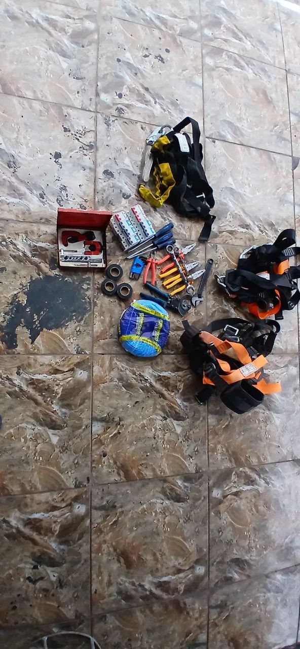 Vendo essas ferramentas e matérias 64850409933953121