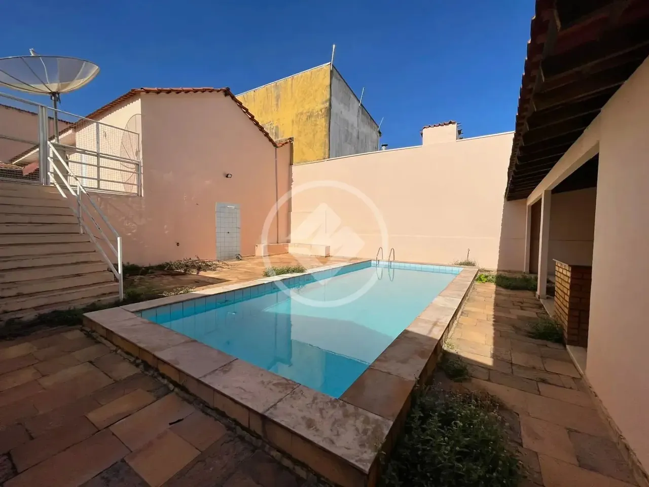 CASA comercial codigo: 124301