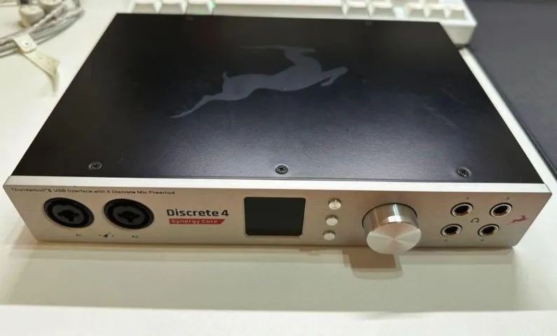 Interface de Audio ANTELOPE AUDIO Discrete 4 Synergy Core