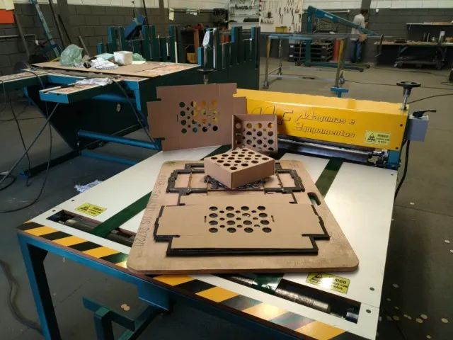 Máquinas para caixas de papelão - Foto 5