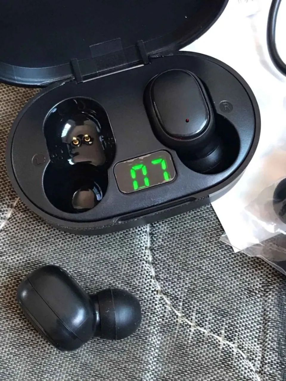 Fones Sem fio!! Novo! com LED - Som Médios e Graves!! - Foto 3