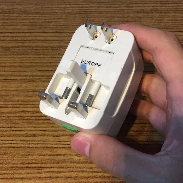 Adaptador Tomada Universal Para Viagem Internacional +150 Países