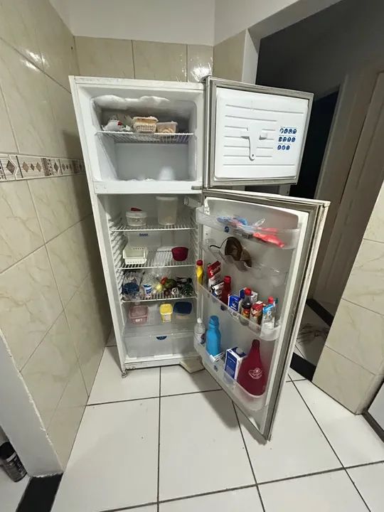 Geladeira Duplex Frost Free Usada - Foto 4
