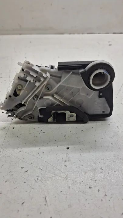 Fechadura Porta Dianteira Lado Direita Honda Hrv 2016 / 2018 - Foto 6