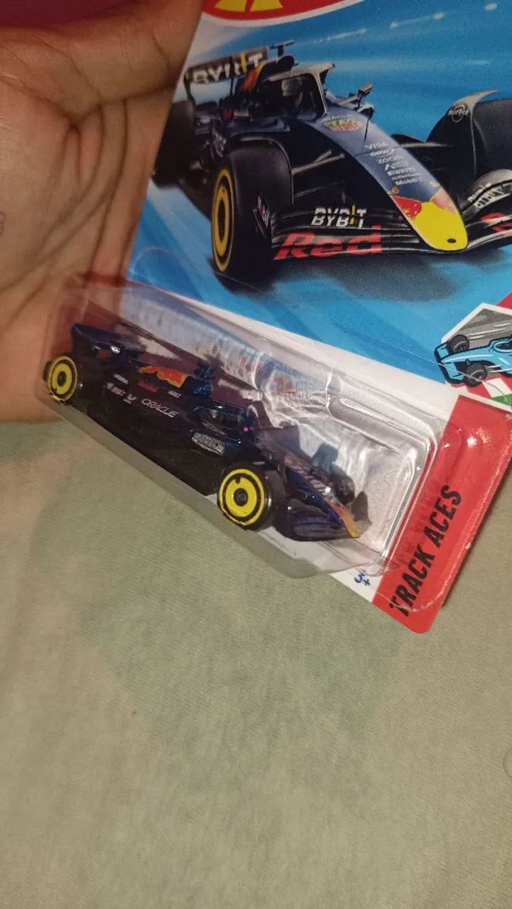 Hot Wheels Formula 1 Red Bull Oracle 2025 - Foto 4