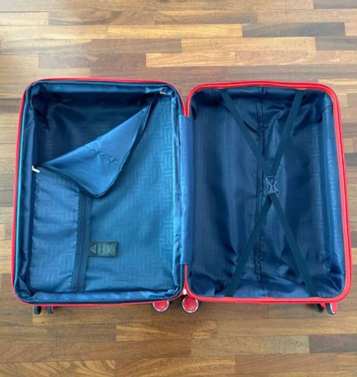 Mala de viagem vermelha com rodinhas 23kg  - Foto 4