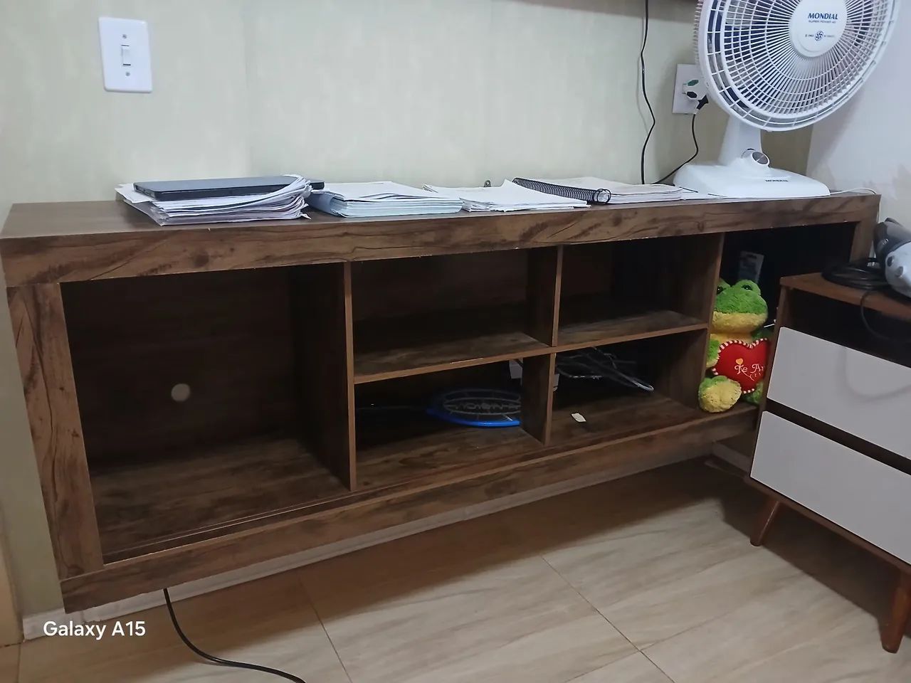 Rack de TV em Madeira Maciça com Design Moderno - Foto 3