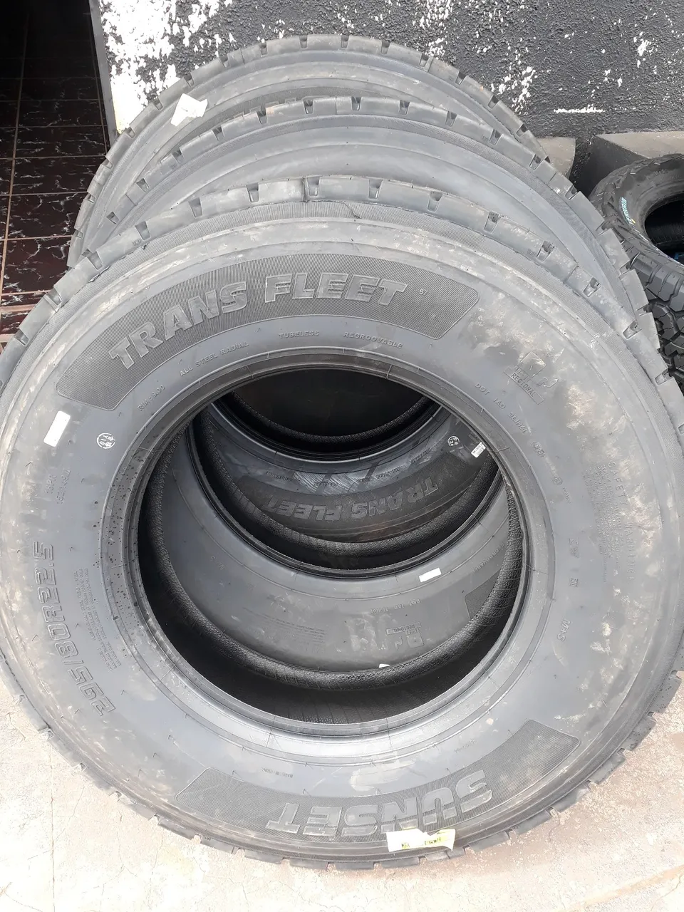 Pneus 295/80R 22.5