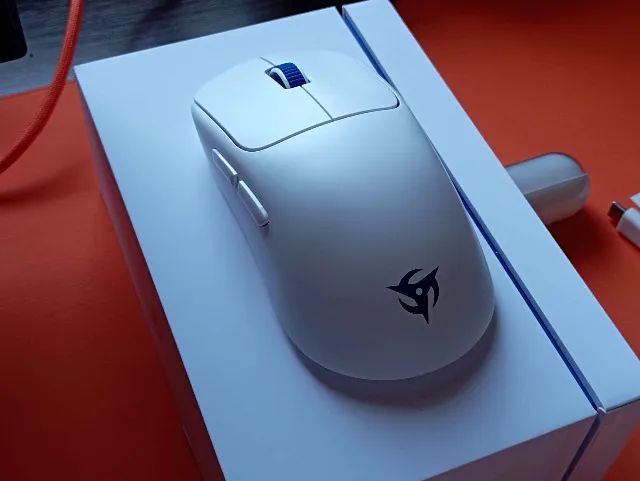 Mouse NINJUTSO Ten Air White 8K - Periféricos e Acessórios de