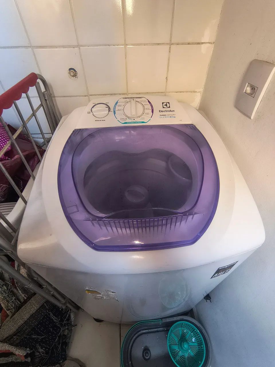 Máquina de lavar Eletrolux 8 kg testo na hora e mostra que está funcionando em perfeita