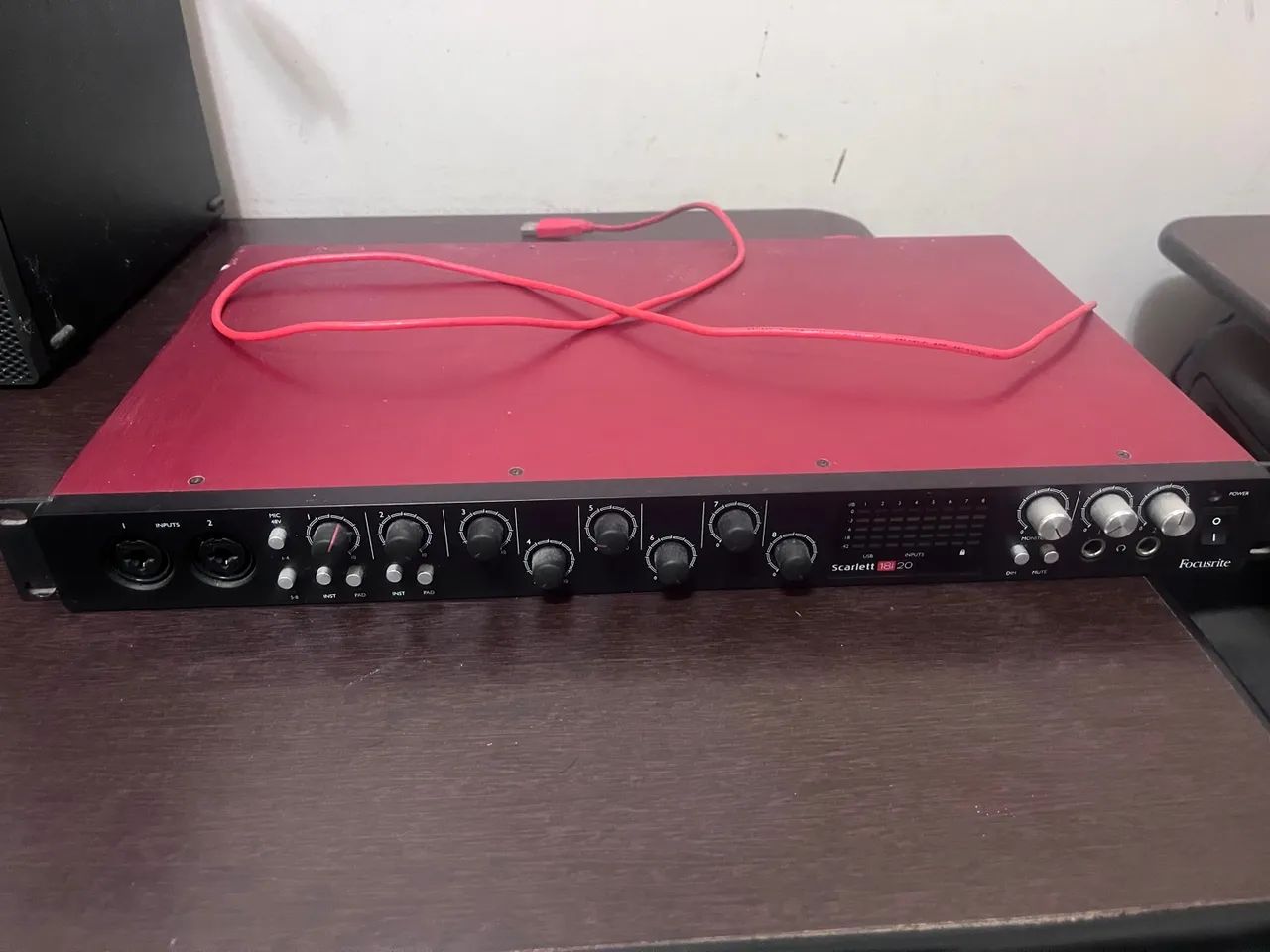 Interface Focusrite Scarlett 18i20 2ª geração + Conversor Focusrite Octopre Mkii Preamp - Foto 4
