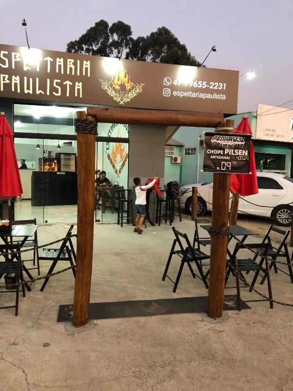 Restaurante e espetinho 