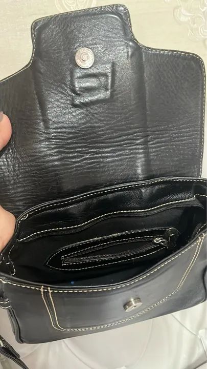 Bolsa de Ombro Preta em Couro legítimo 
