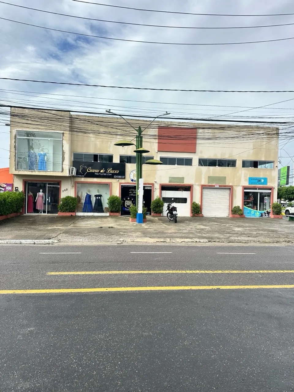 Aluga se sala para restaurante nessa galeria, próx ao hospital