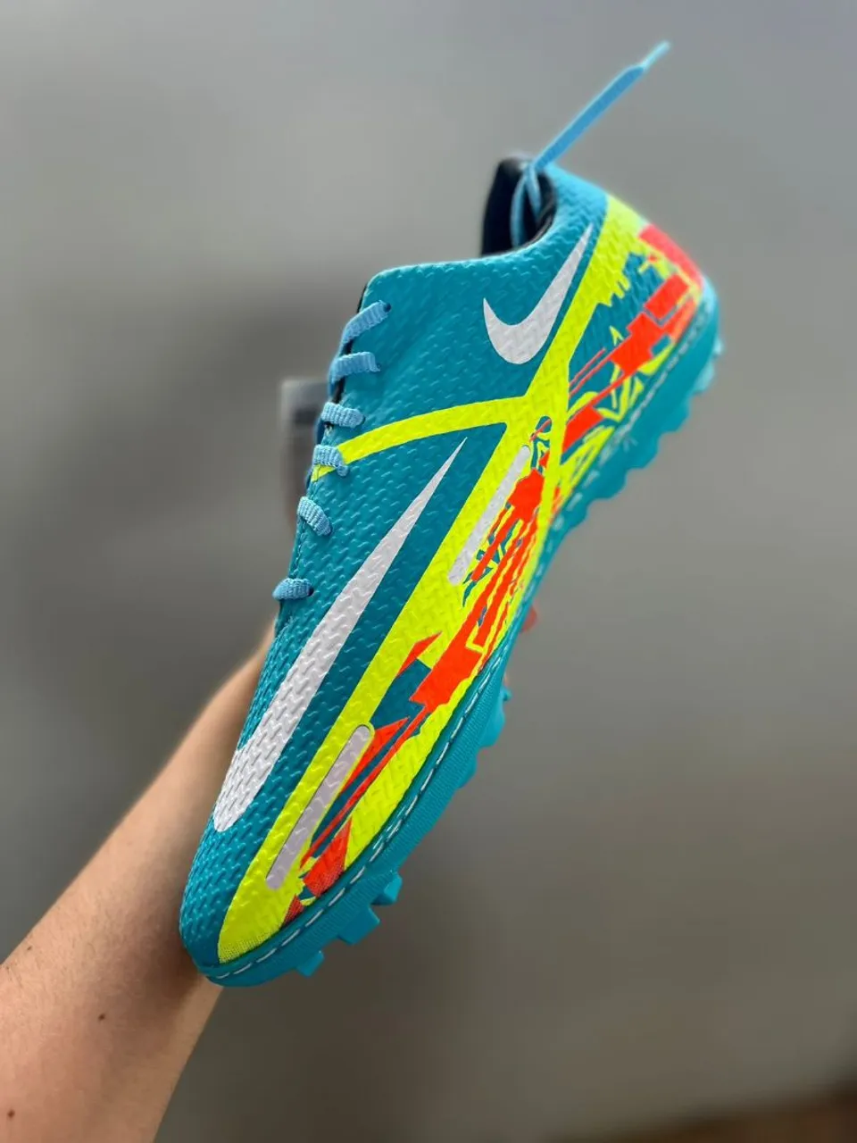 Chuteira Nike Society - Tamanho 41 - Azul e Amarelo