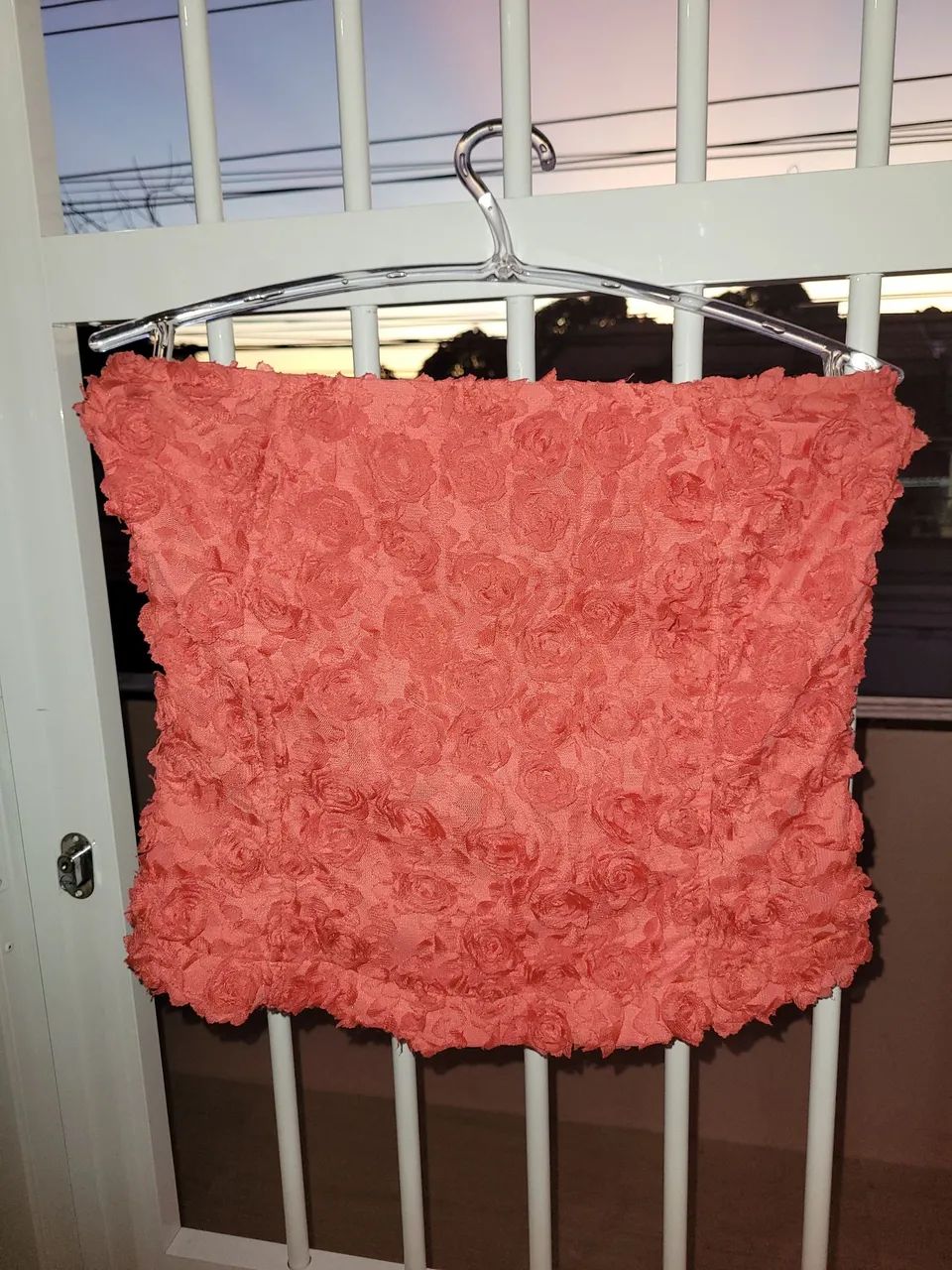 Top de Renda laranja 
