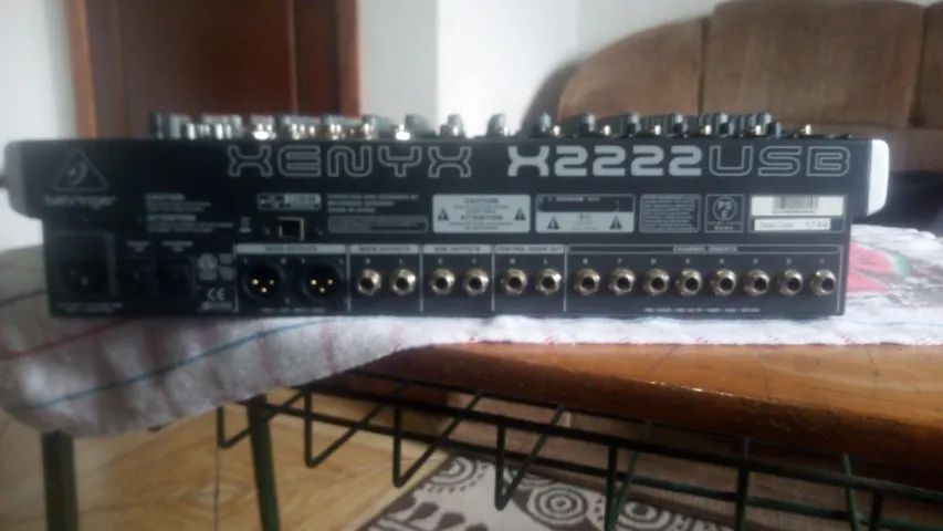 Mesa de som Behringer Xenyx X2222USB - Foto 2