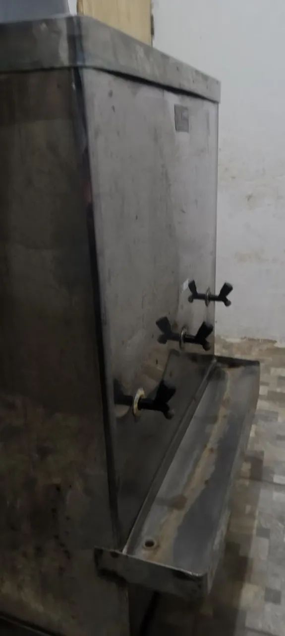 Bebedouro industrial 