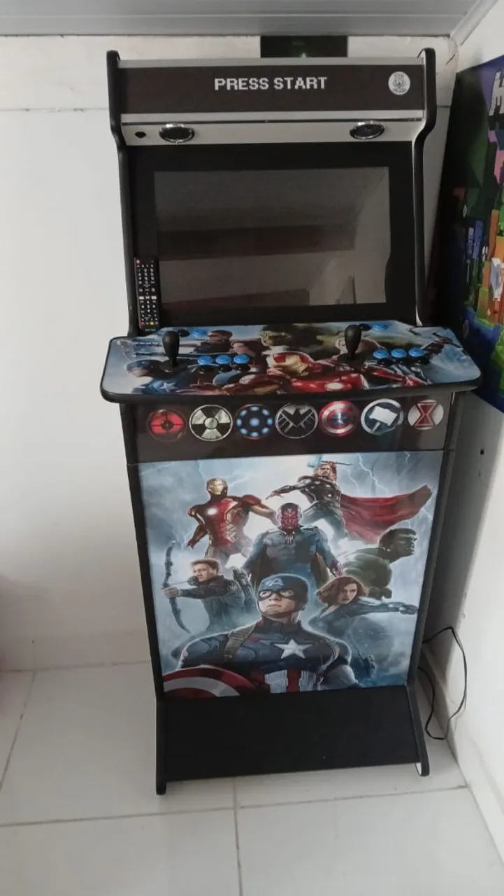 Máquina de fliperama - Marvel Super Heroes