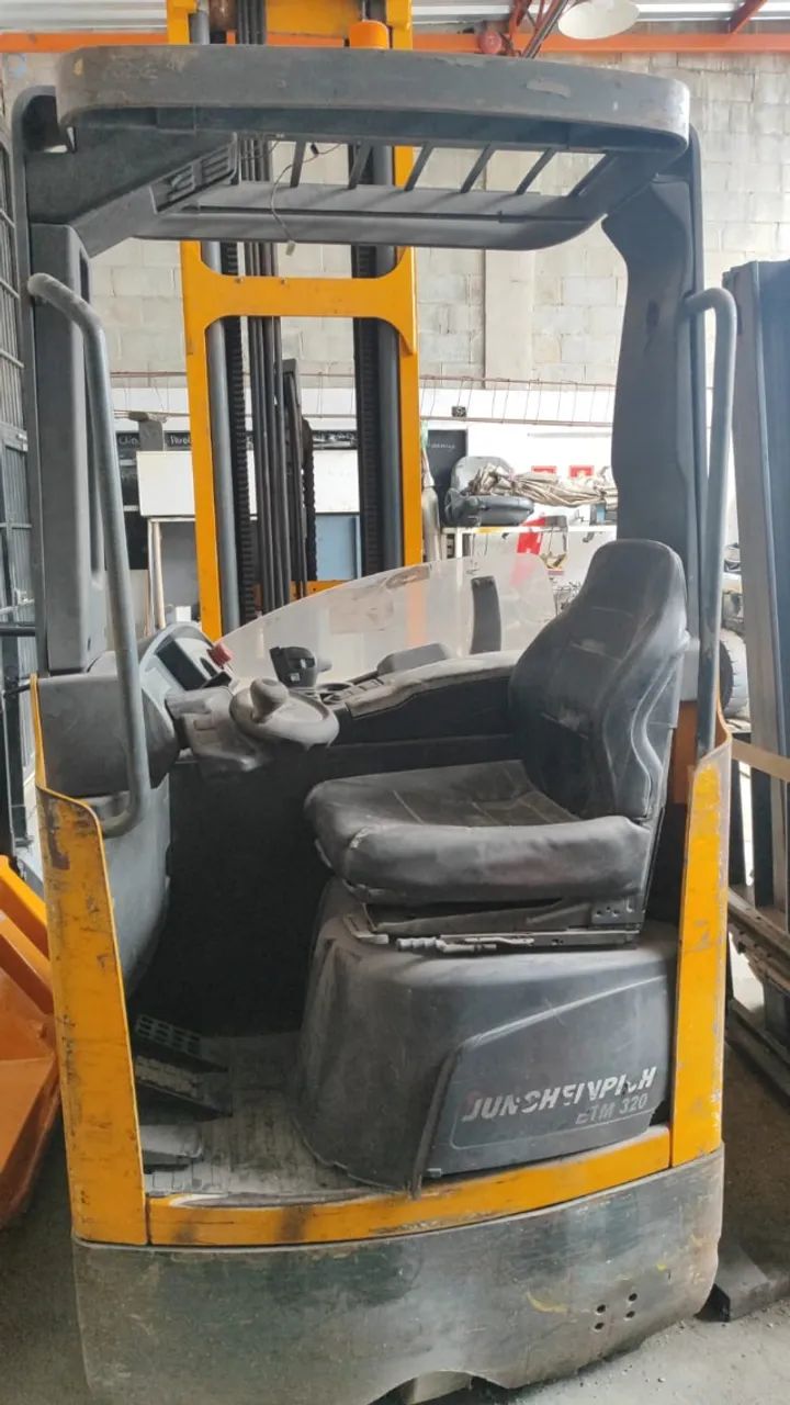 Empilhadeira eletrica Jungheinrich ETM320