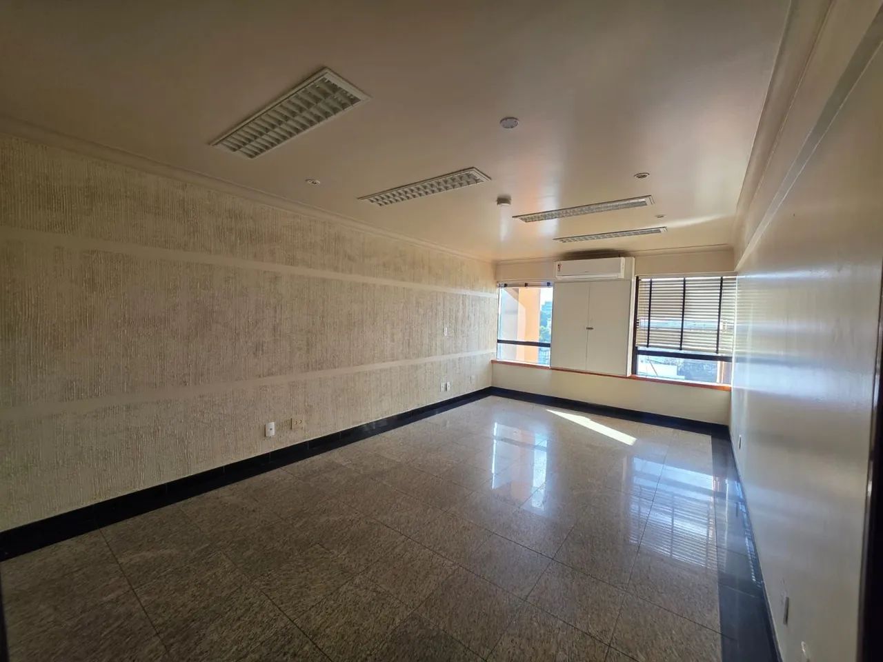 VENDO (DUAS SALAS COMERCIAS) RIO NEGRO CENTER