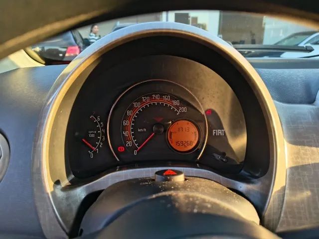 Fiat Uno WAY 1.4 EVO Fire Flex 8V 5P 2011 - Foto 4