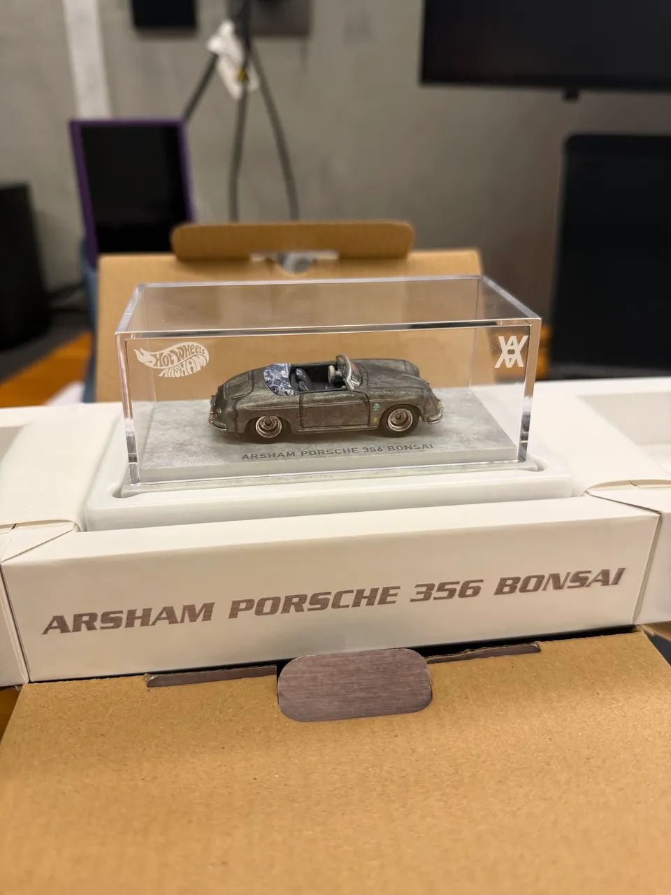 Hot Wheels x Daniel Arsham Porsche 356 ?Bonsai? Speedster RLC Collector Limited