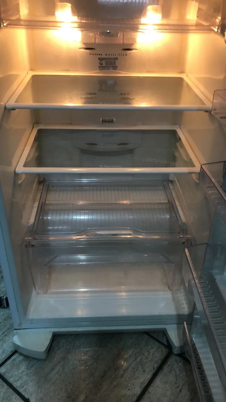 Geladeira Electrolux DF47 Celebrate  - Foto 4