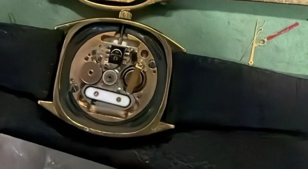 Relógio omega quartz  - Foto 5