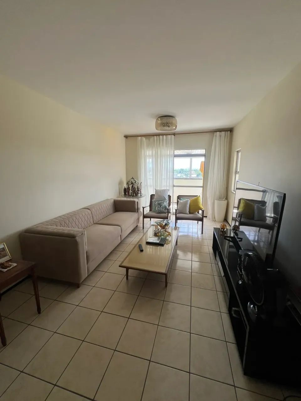 Apartamento bem localizado e mobiliado - Foto 2
