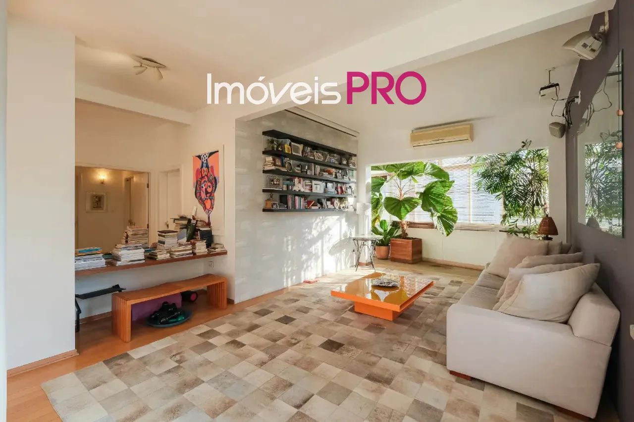 Apto de 197m2 com 3 dorm e 2 vagas no Itaim