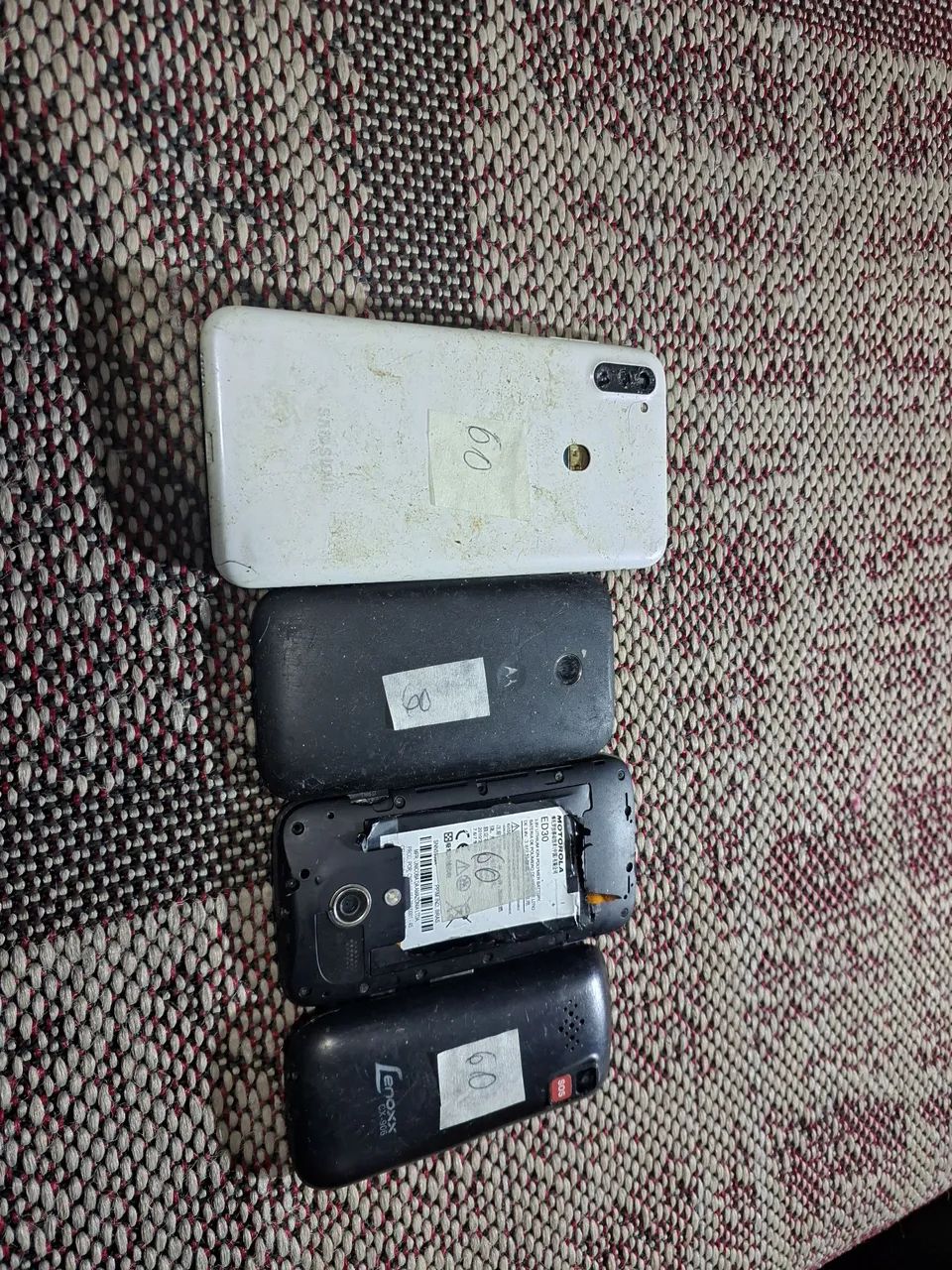 Lote com 4 celulares  - Foto 3