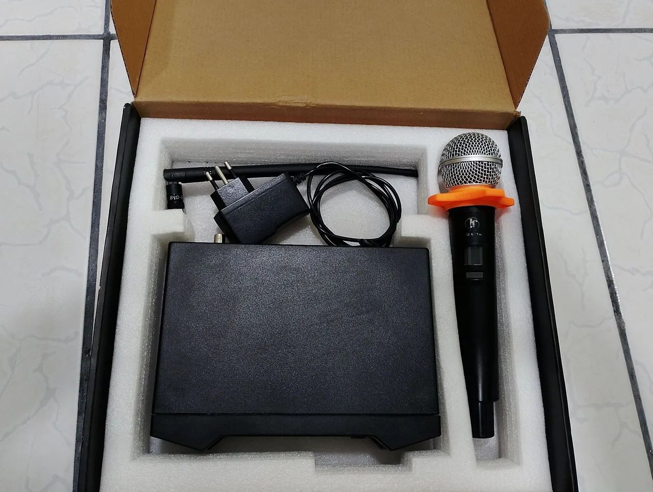 MICROFONE S/ FIO UHF COM PAINEL DIG FU - 671A - Foto 4