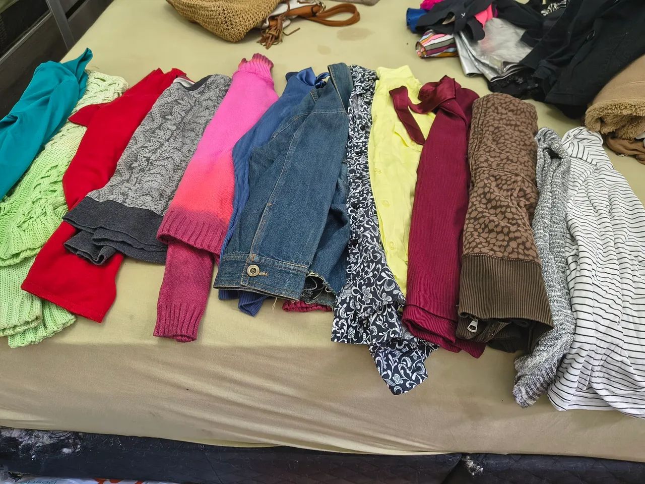 Lote de roupas  - Foto 2