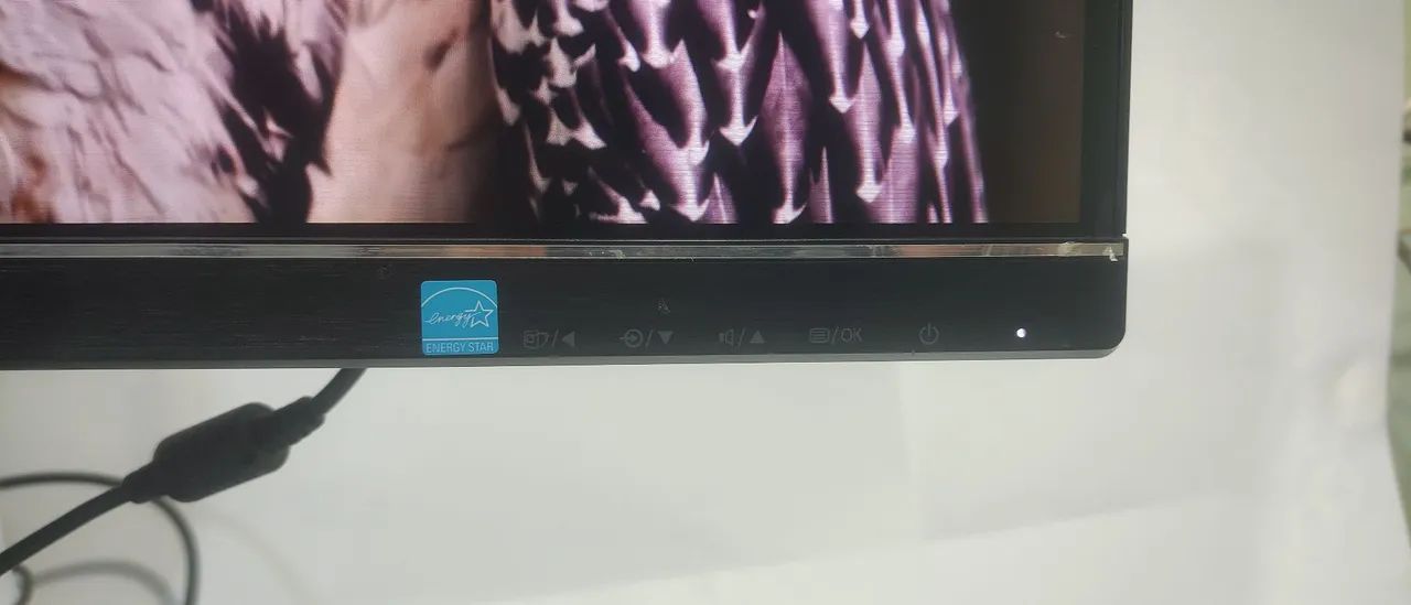Monitor quad HD 1440p com USB c  Phips brilliance 258b - Foto 3