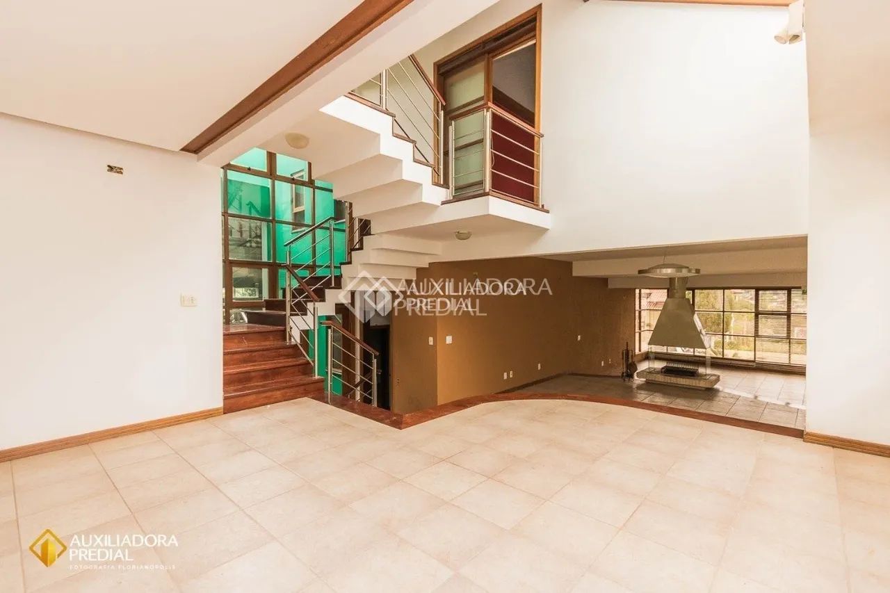 Casa Ampla e Sofisticada com 4 Suítes, Jardim e Completa Estrutura no João Paulo - Foto 3