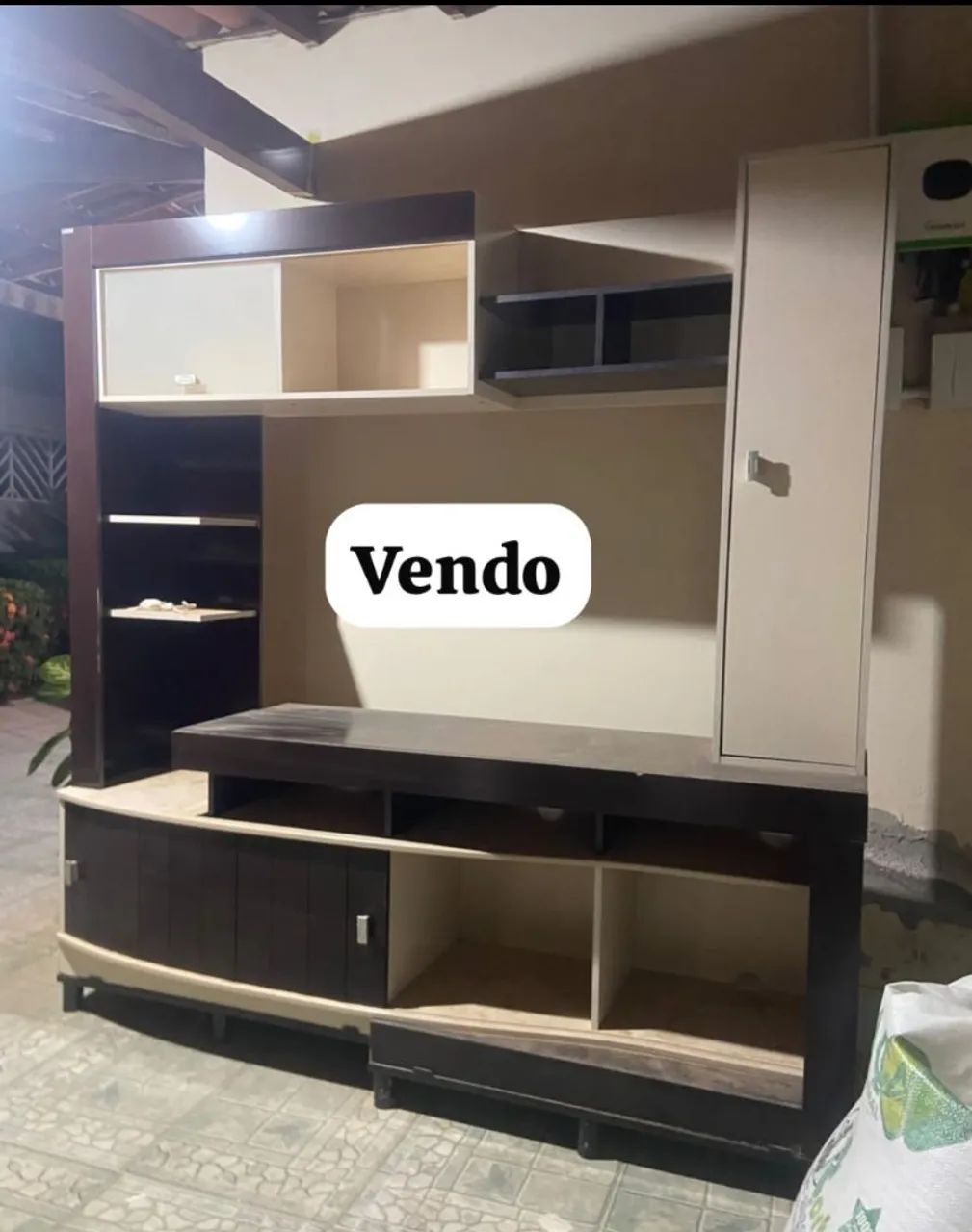 Estante de sala