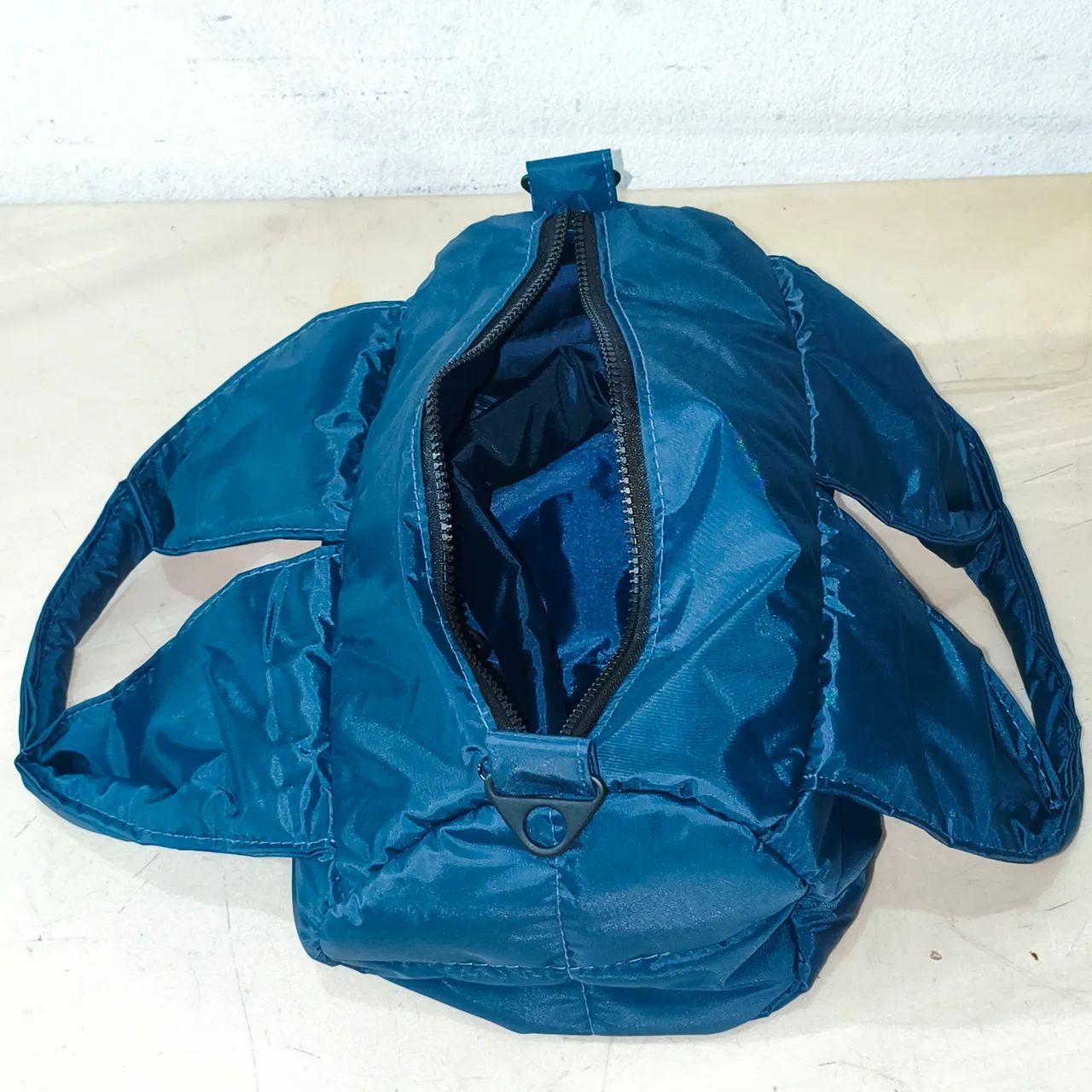 Bolsa Plié Puffer Azul Marinho - Com Alça Removível - Foto 5