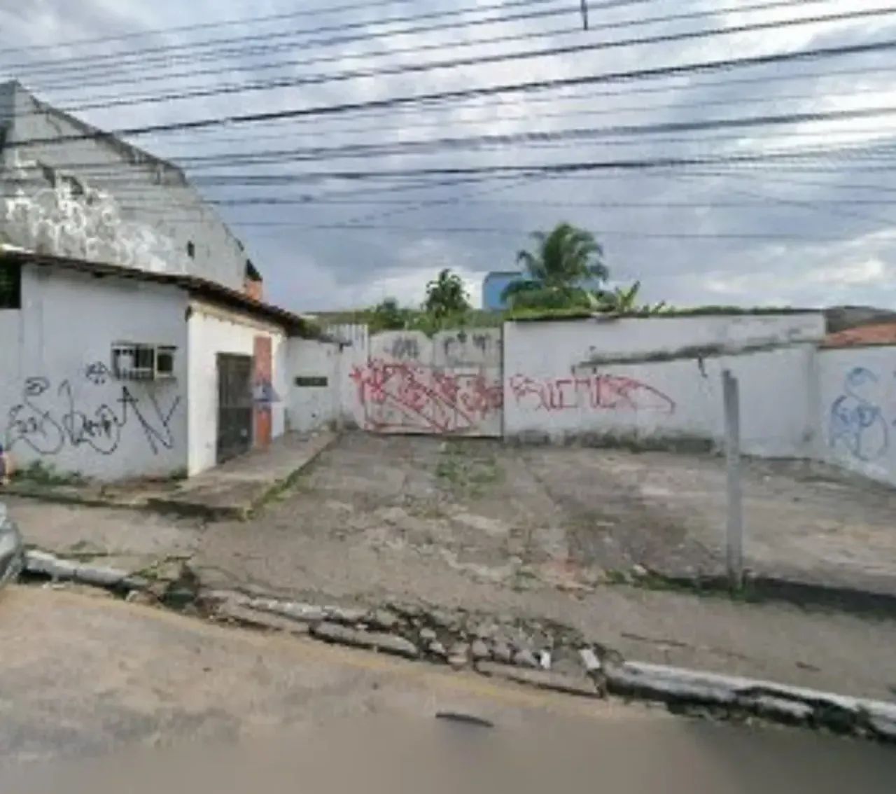 Alugo terreno na Av. Dr Freitas com 665 Mt2