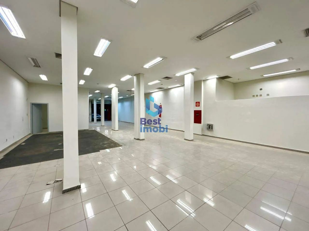 Loja Comercial com 400m2 Estrutura Completa e Excelente Localização - Foto 2