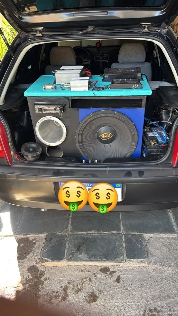 Caixa de som automotivo